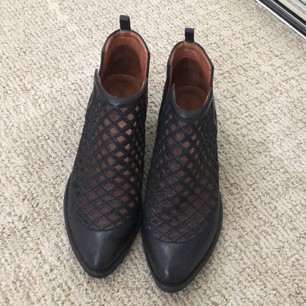 jeffery campbell netted booties